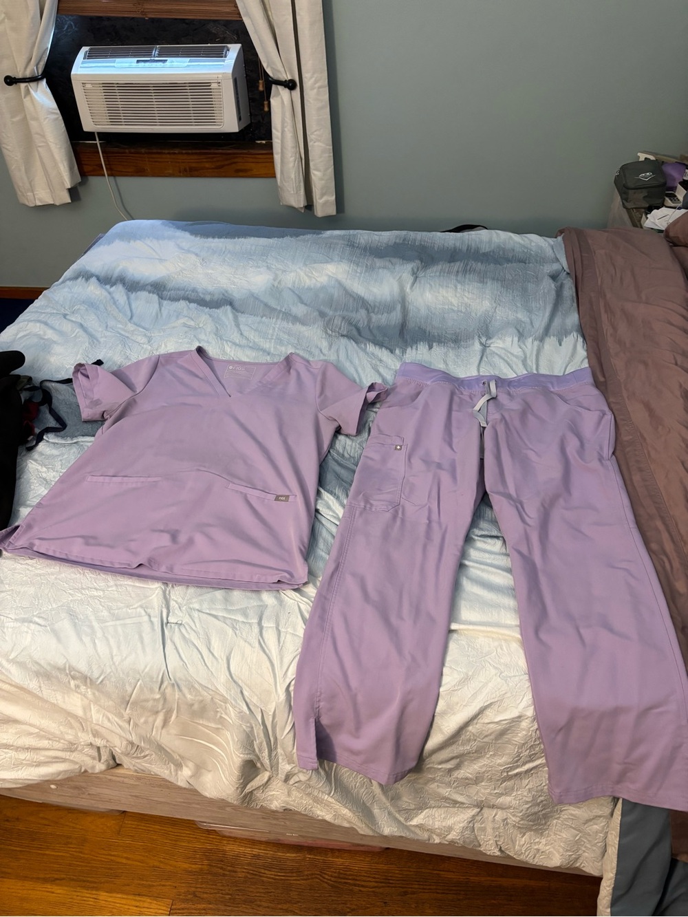 Figs Lilac Straight Leg Scrub Set